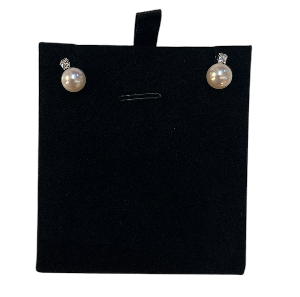 Timeless Pearl Earrings