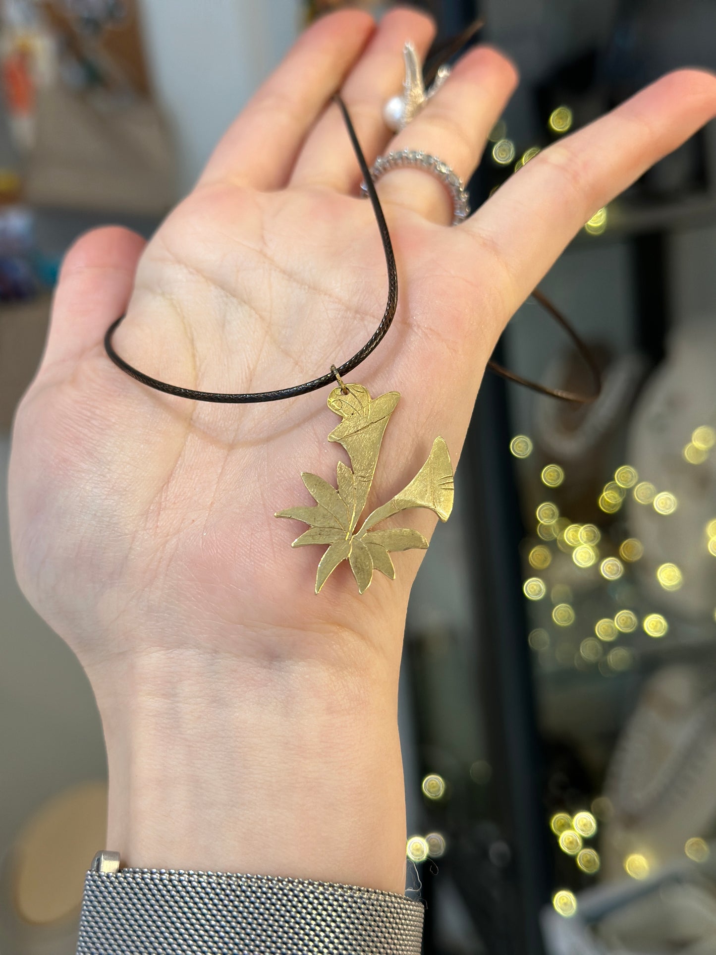 Flower shape pendant