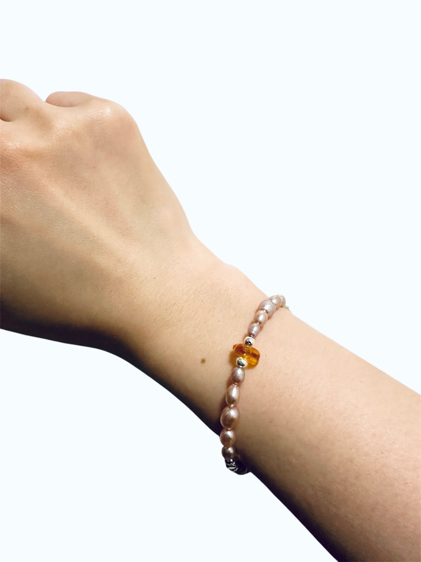 Amber in pearls bracelet LTU