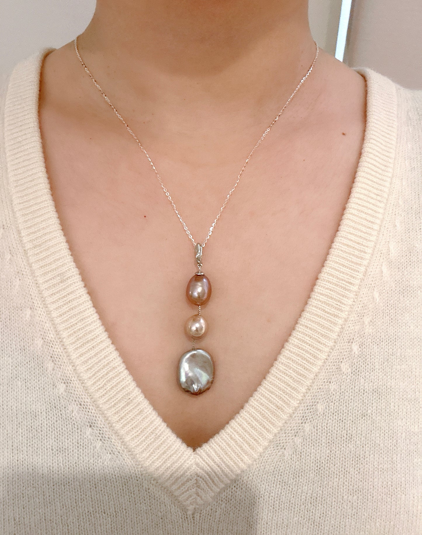Three color pearl pendant