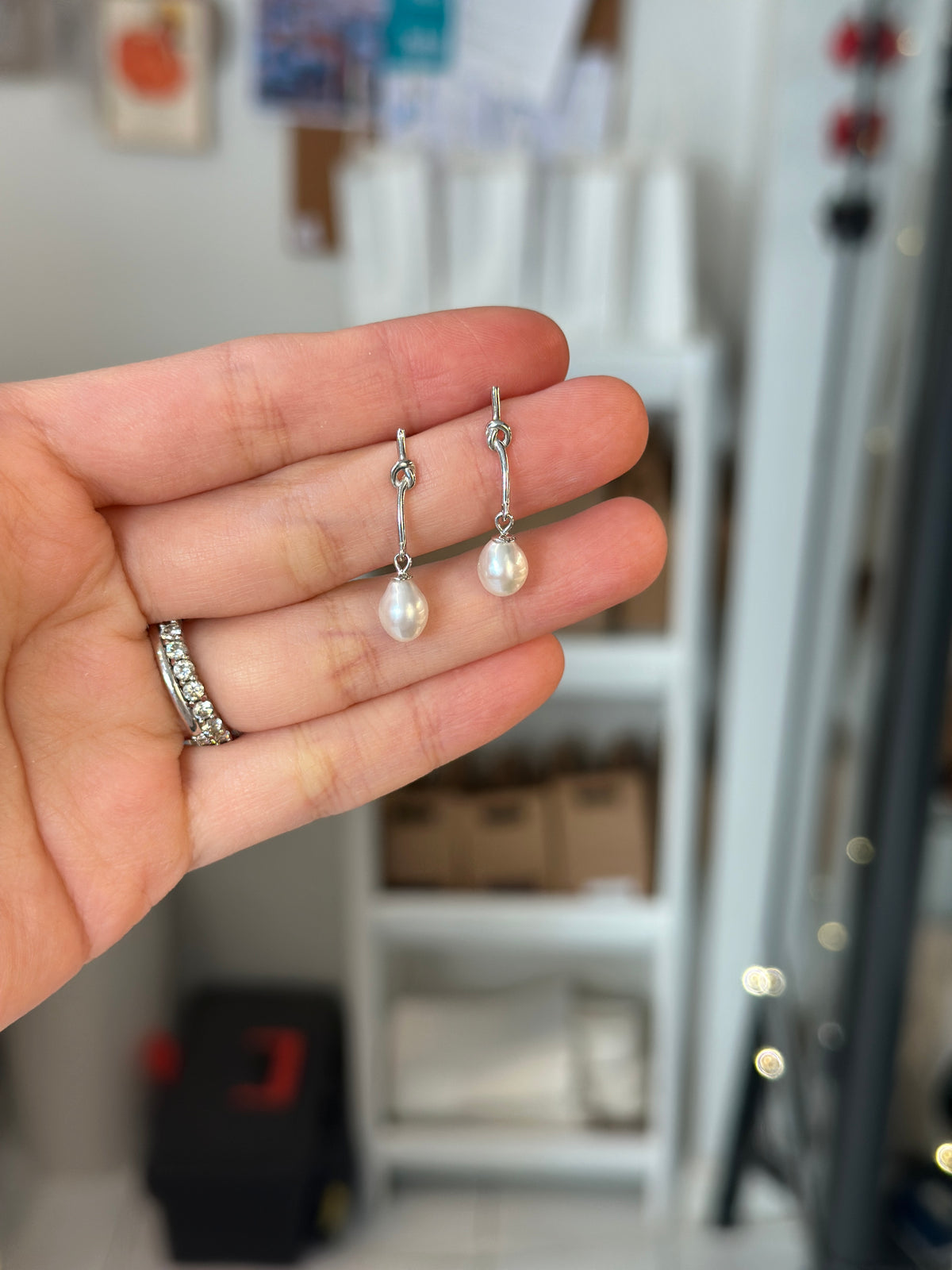 Minimalism pearl earrings