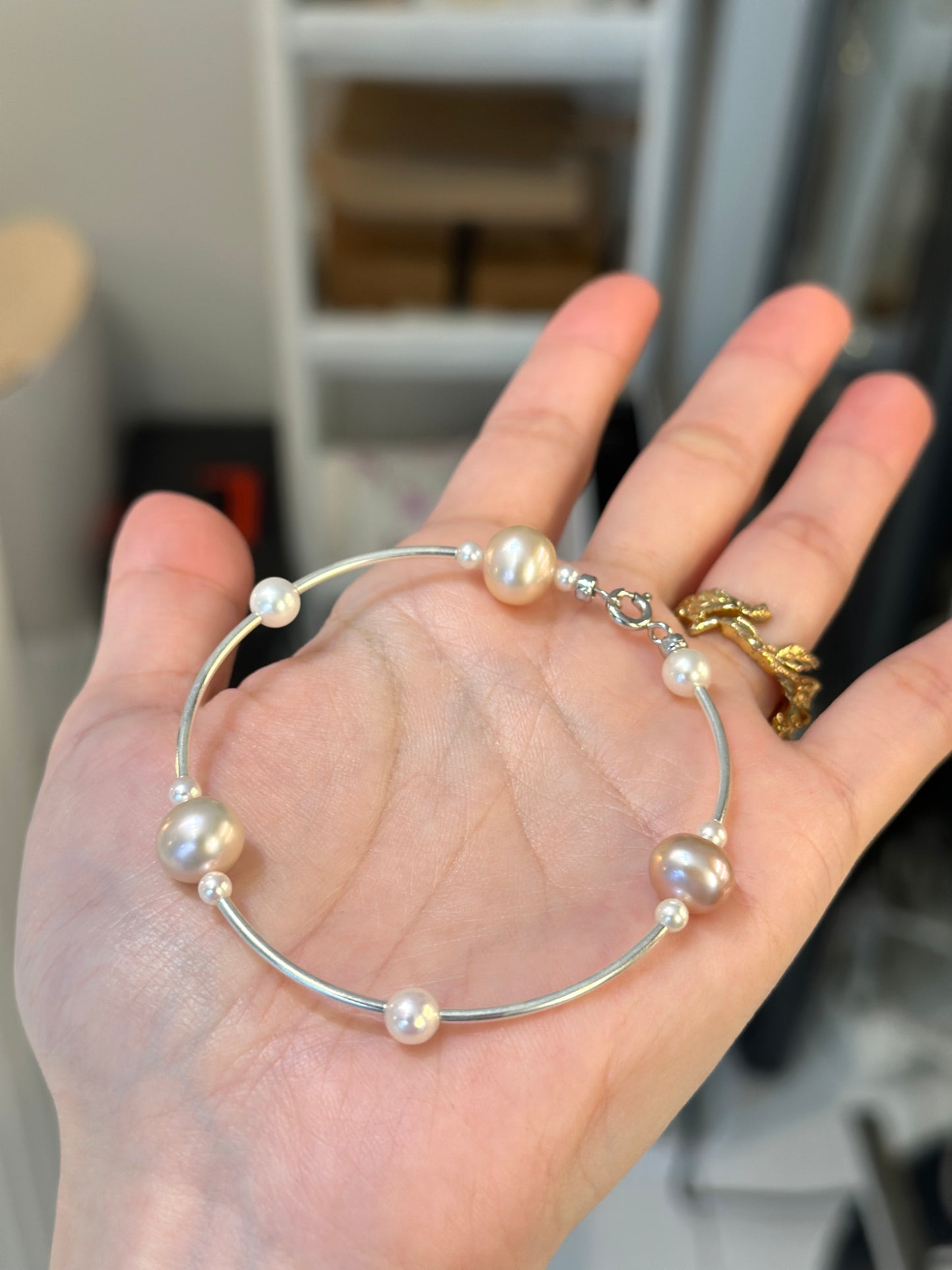 Unique pearl bracelet
