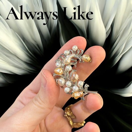 Feather brooch