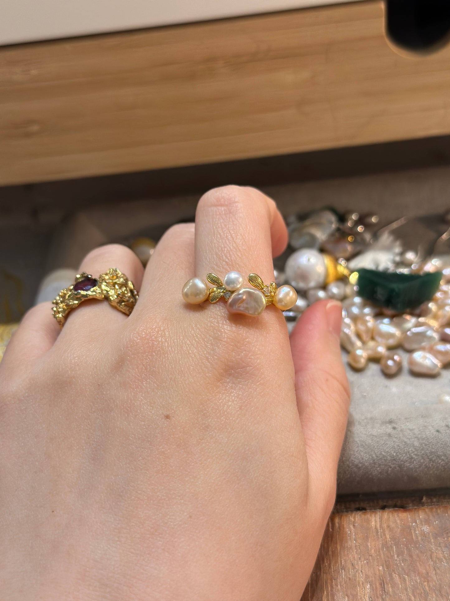 Flower shell pearl ring