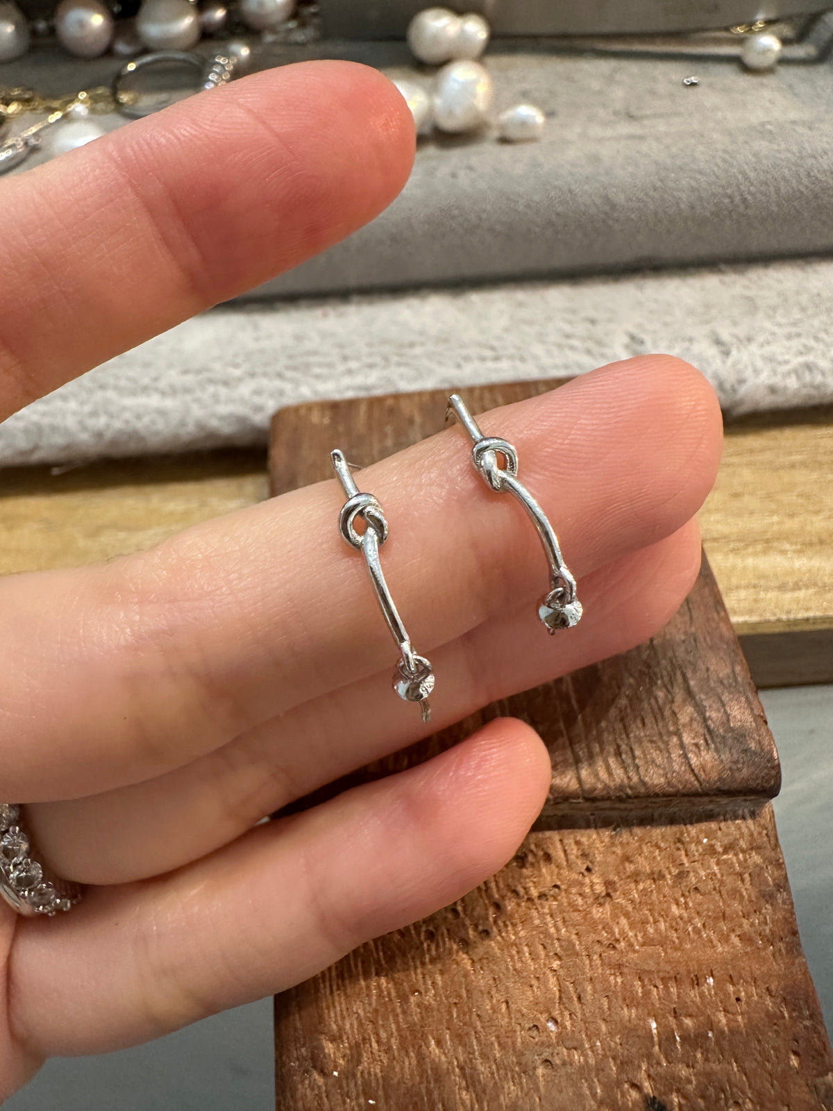 Minimalism pearl earrings