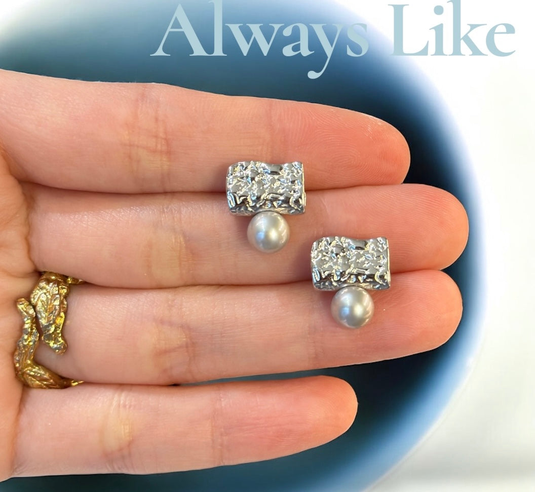 Metallic style earrings