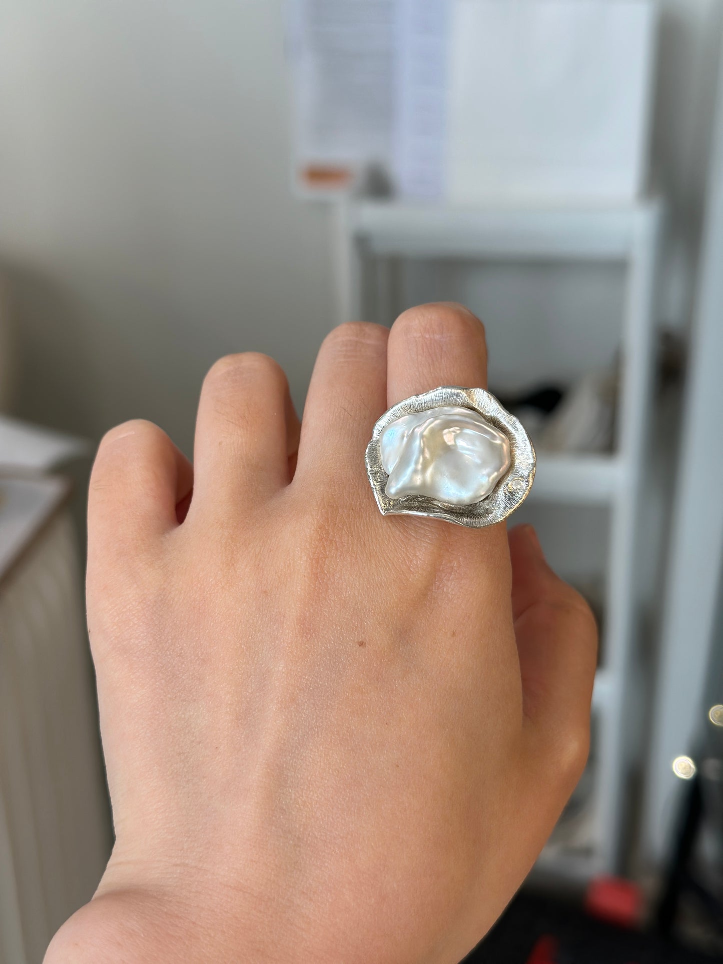 Petal-like pearl ring