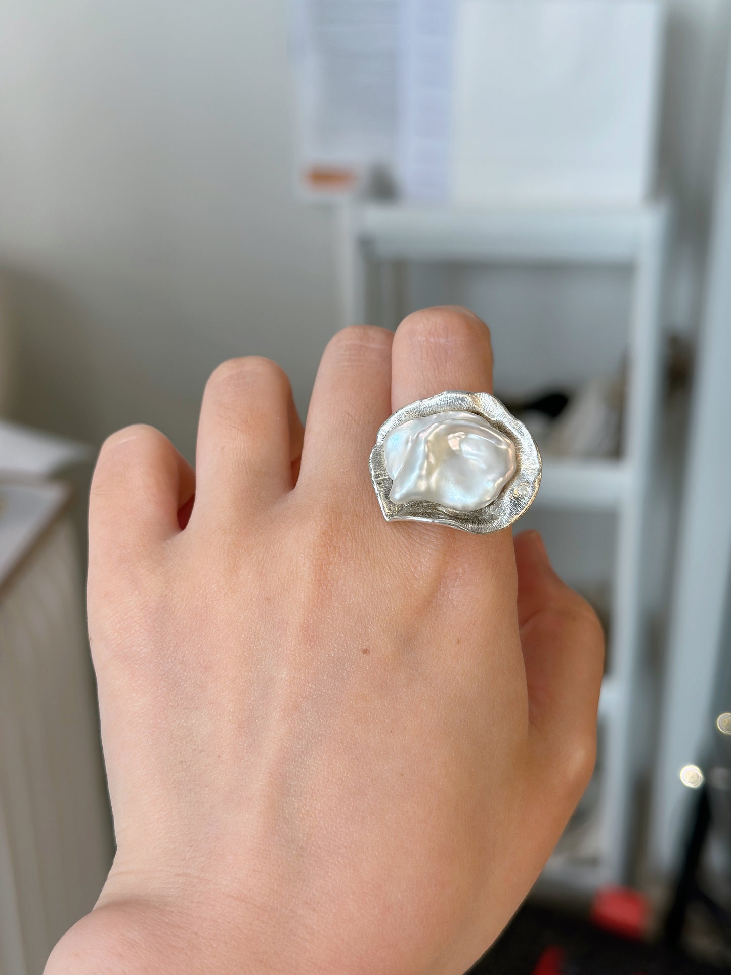 Petal-like pearl ring