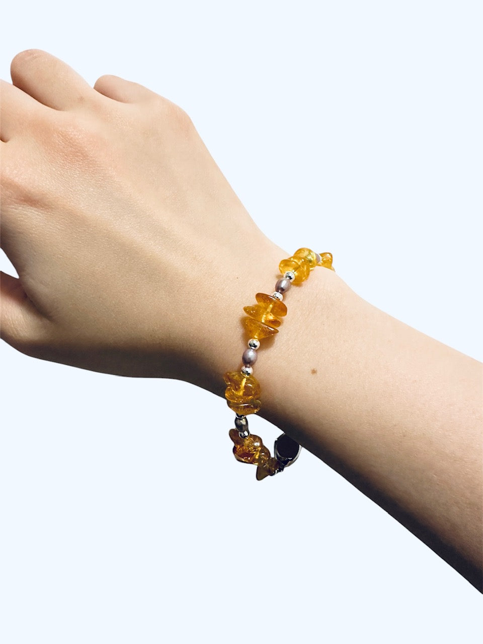 Sharp amber stone bracelet LTU